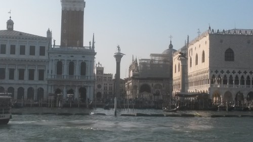 Venice.Pal.Dogilor.spate